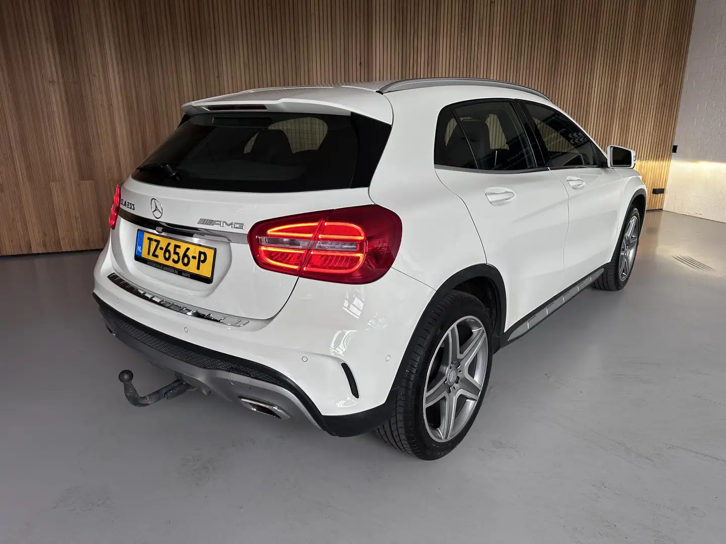 Mercedes-Benz GLA 200 AMG Wit - 2