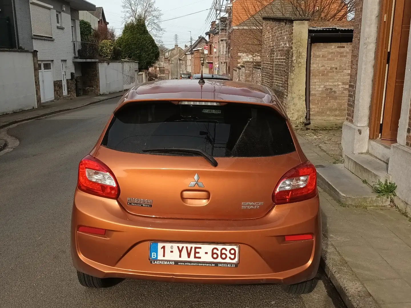 Mitsubishi Space Star 1.2i - 2