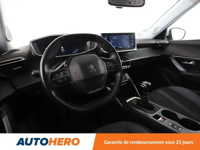 Peugeot 2008 view 11