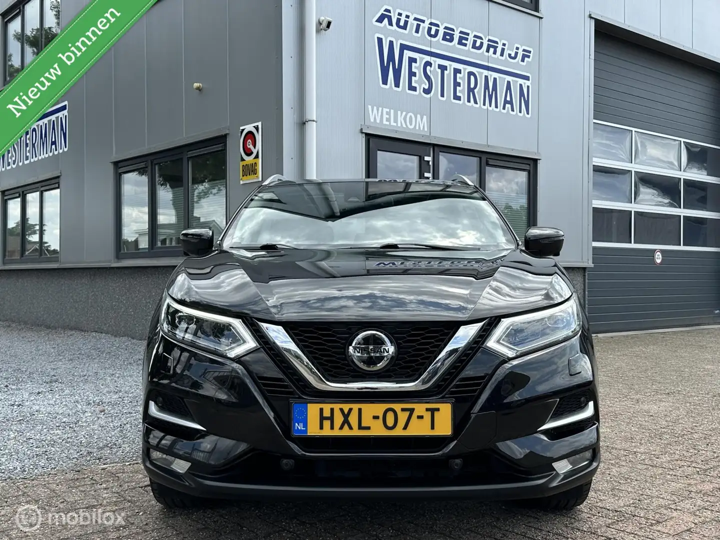 Nissan Qashqai 1.3 DIG-T Premium Edition Aut Pano Leer Navi 360°C Zwart - 2