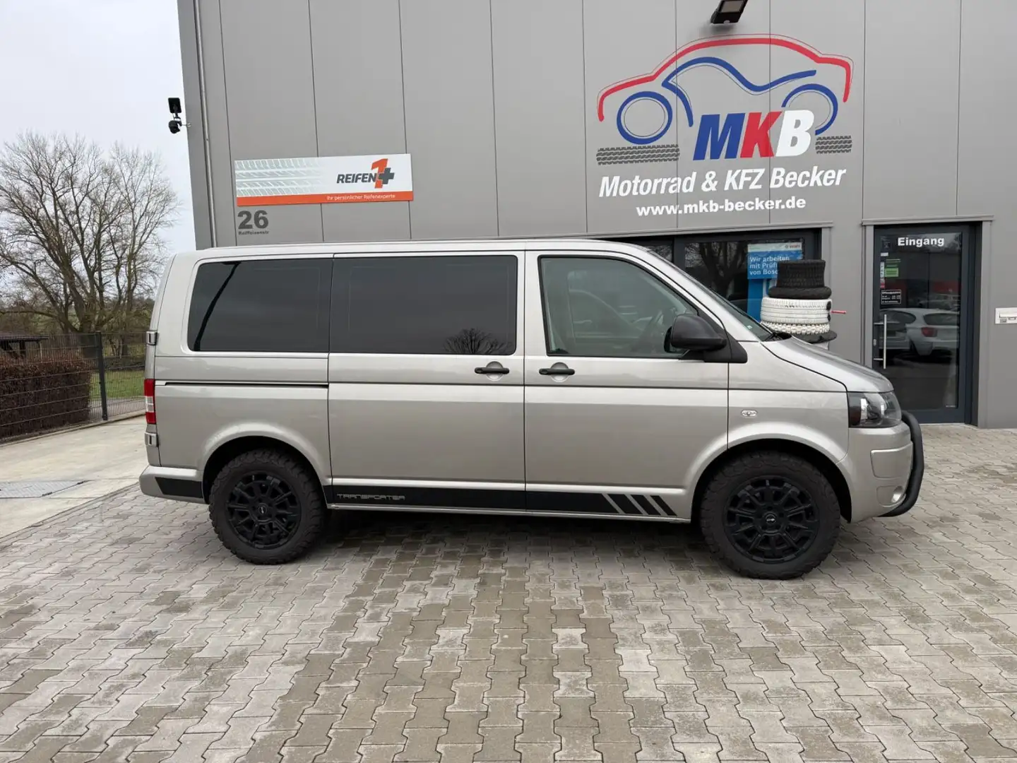 Volkswagen T5 Transporter Kombi 8Sitze 1.Hand Beige - 2