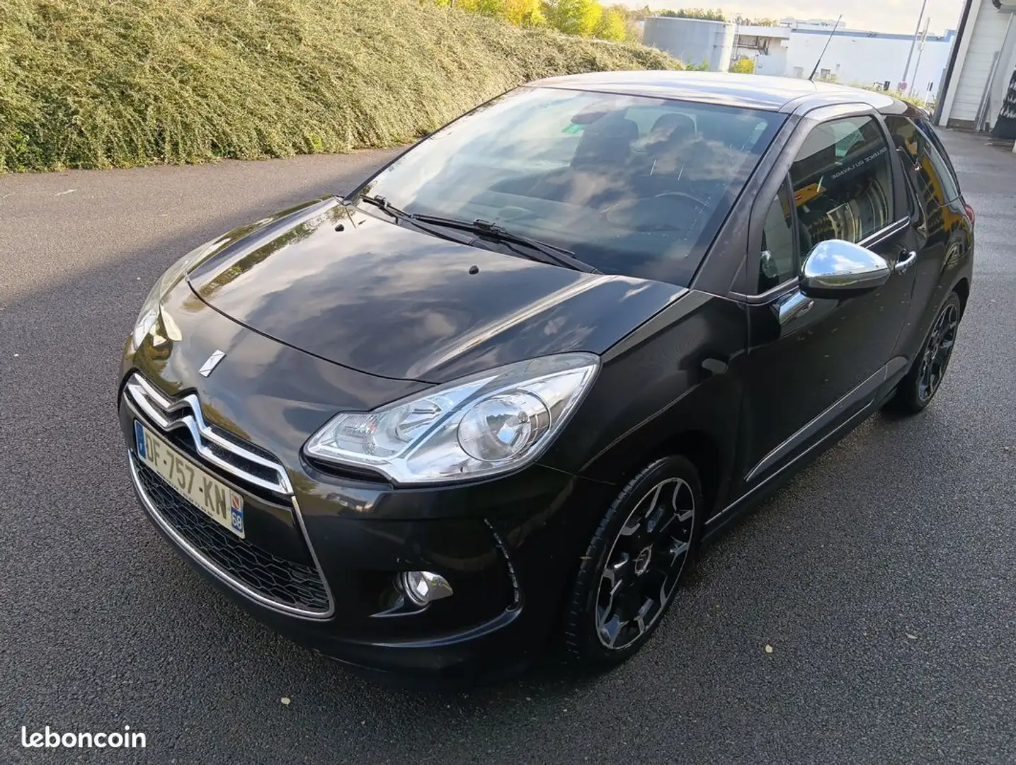 Citroen DS3 Belle so chic 155ch tbe revise reprise Schwarz - 1
