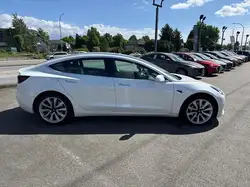 Tesla Model 3 снимка Tesla Model 3