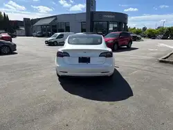 Tesla Model 3 снимка Tesla Model 3