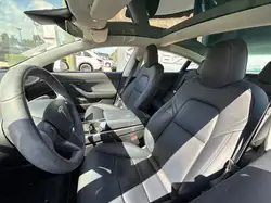 Tesla Model 3 снимка Tesla Model 3