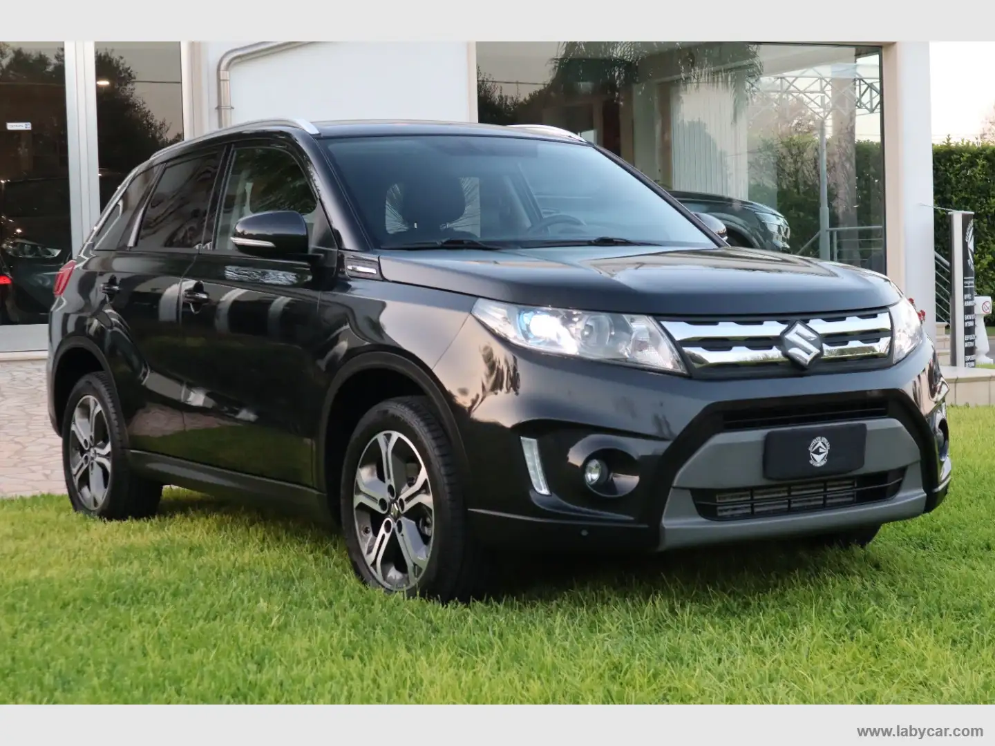 Suzuki Vitara 1.6 DDiS 4WD All Grip V-Top Nero - 1