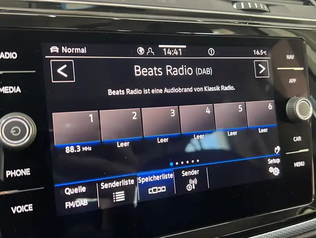Volkswagen Touran view 18
