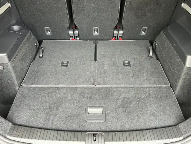 Volkswagen Touran view 9