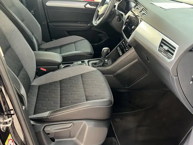 Volkswagen Touran view 11