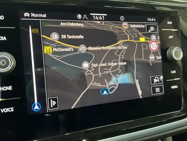 Volkswagen Touran view 17