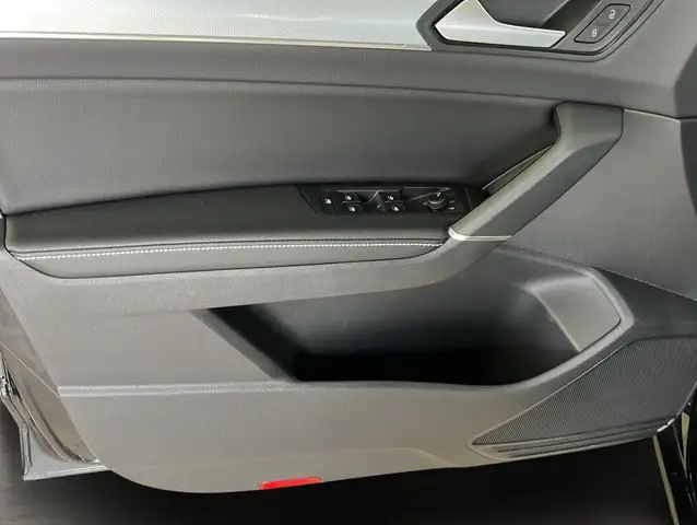 Volkswagen Touran view 5