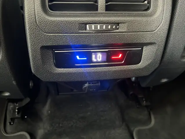 Volkswagen Touran view 8