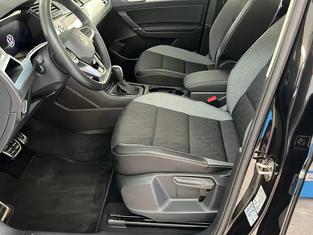 Volkswagen Touran view 6