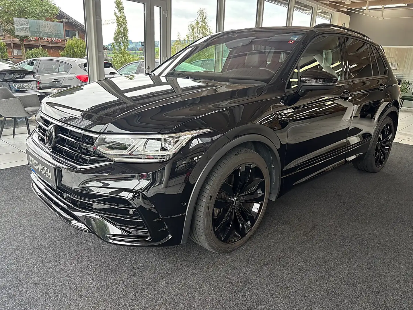 Volkswagen Tiguan 2,0 TDI 4Motion R-Line DSG Schwarz - 1