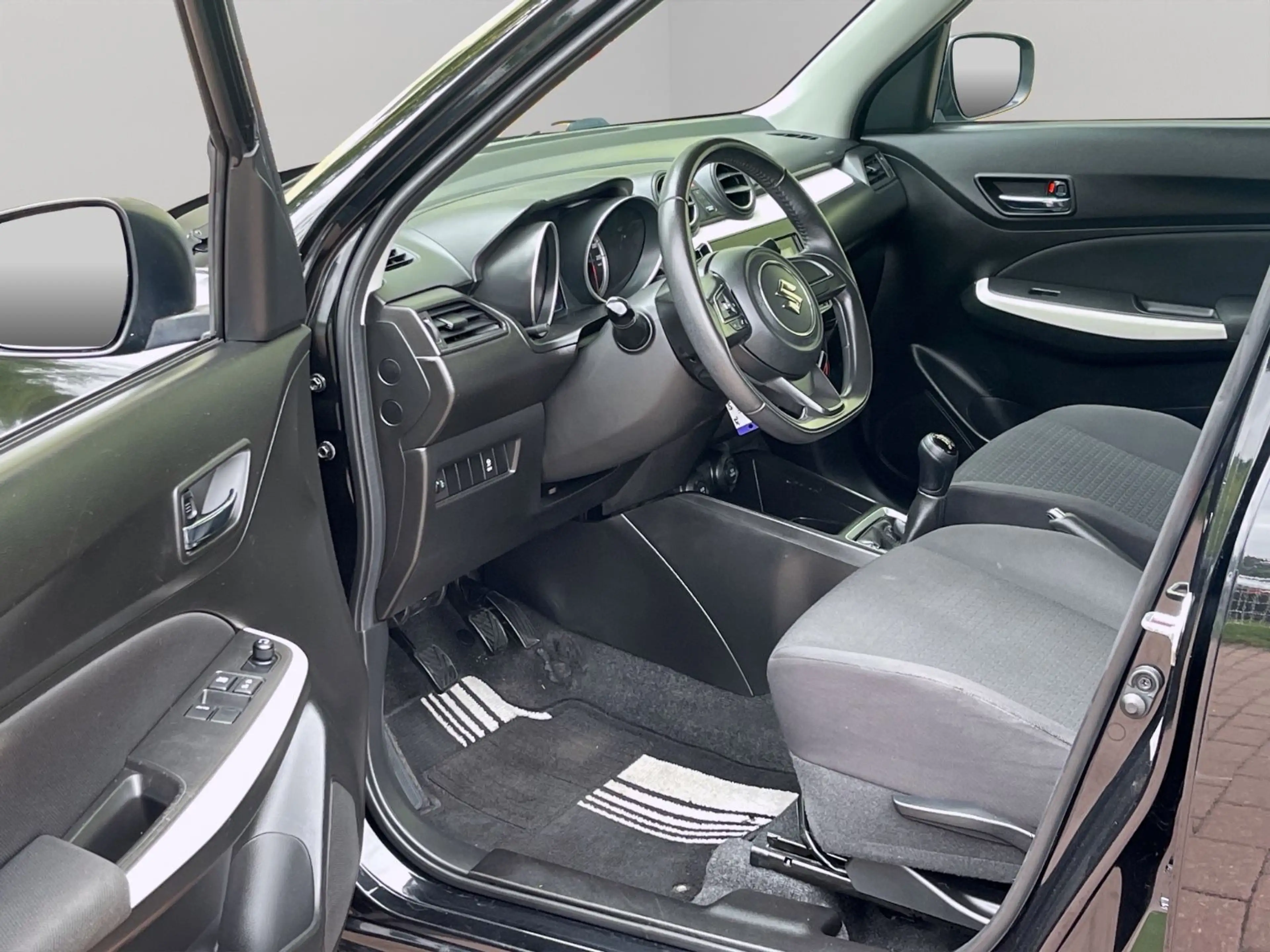 Suzuki Swift SWIFT 1,2 COMFORT SITZHEIZ.NAVI TÜV NEU GARANTIE — photo 9