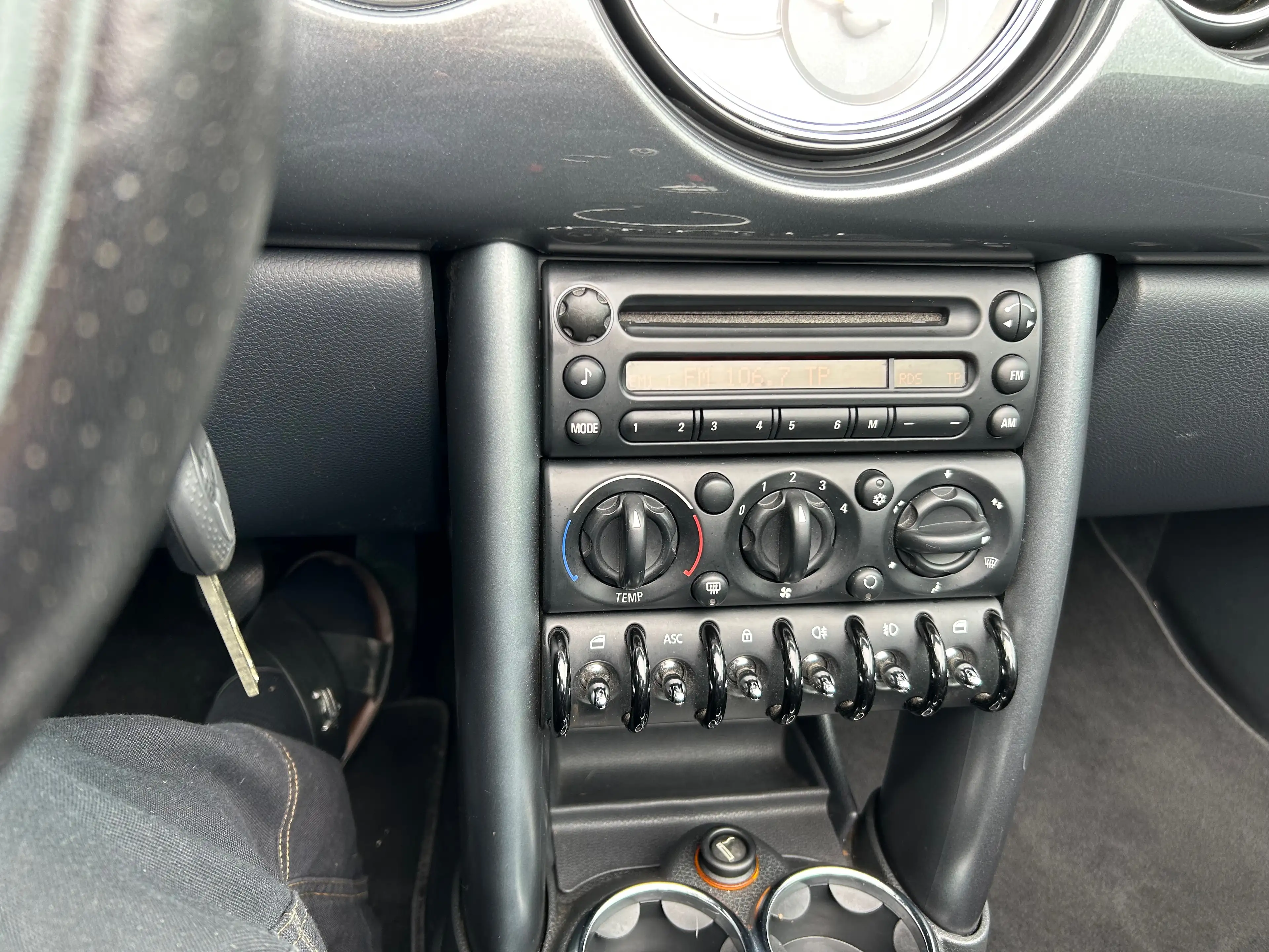 MINI One Cabrio One — photo 10