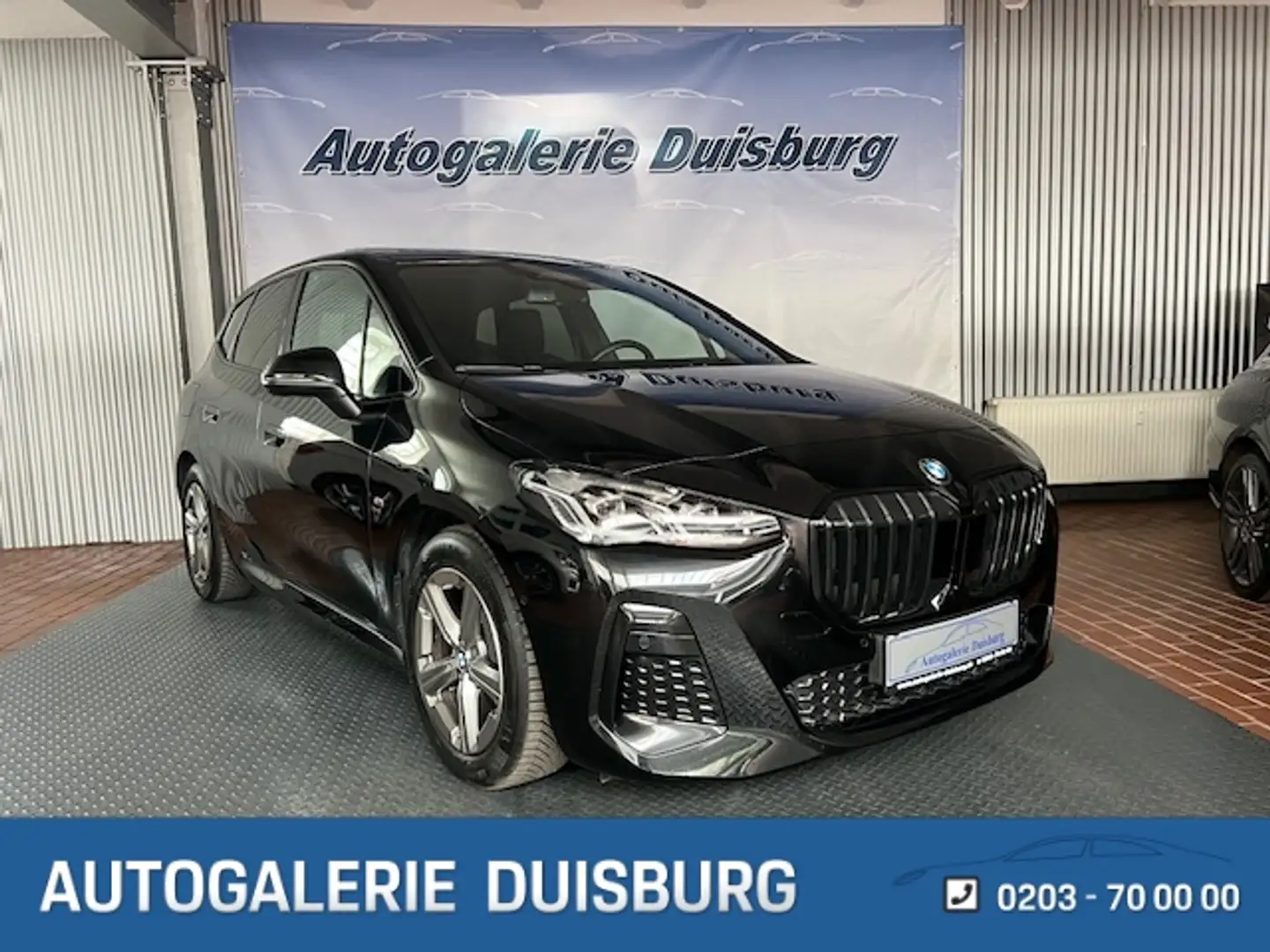 BMW 223 Active Tourer M Sport Pano AKH HUD AD Navi Kamera Schwarz - 1