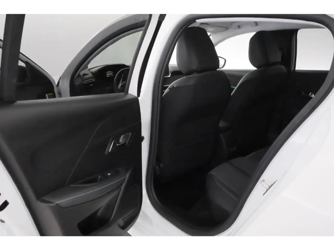 Peugeot 208 1.2PureTech 100 Allure+LED+TEMPO+PDC+SHZ 19