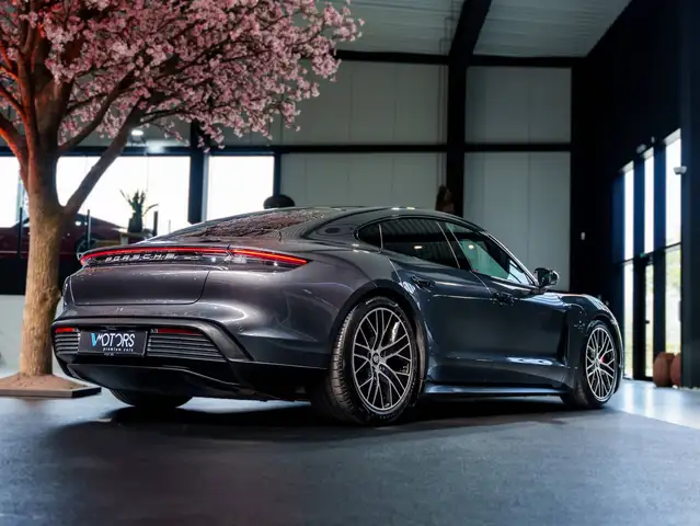 Porsche Taycan view 5