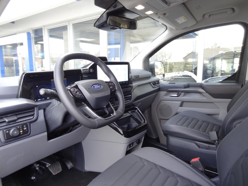 Ford Tourneo Custom PHEV L1 Titanium-X AUT AHK 360Cam — photo 11