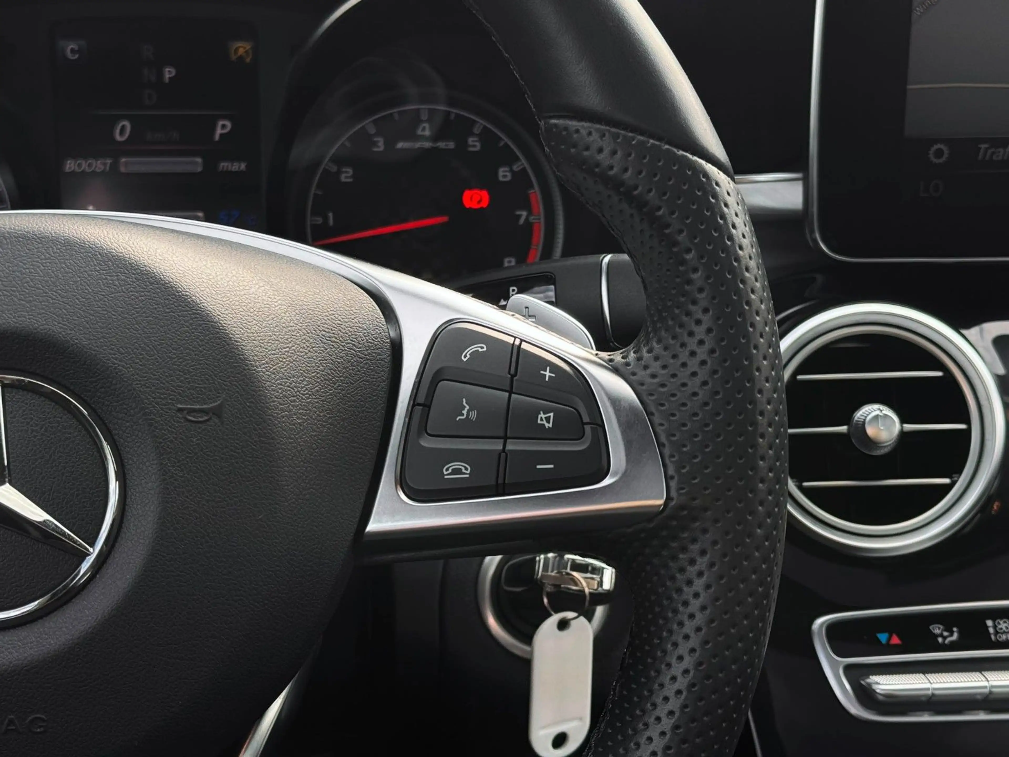 Mercedes-Benz C 400 4Matic AMG AHK°PANO°KAMERA°LED°AMBIENTE — photo 14