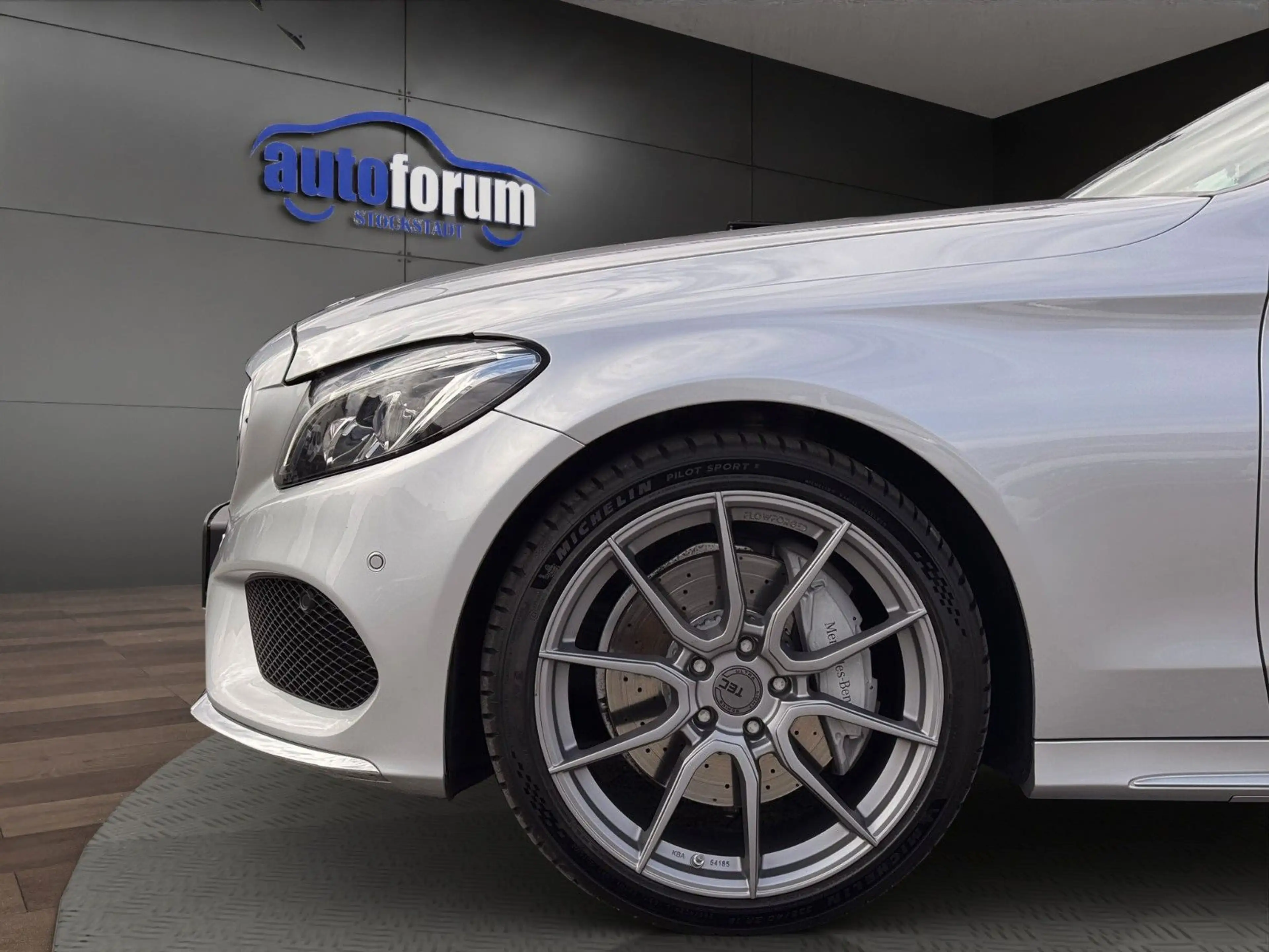 Mercedes-Benz C 400 4Matic AMG AHK°PANO°KAMERA°LED°AMBIENTE — photo 10