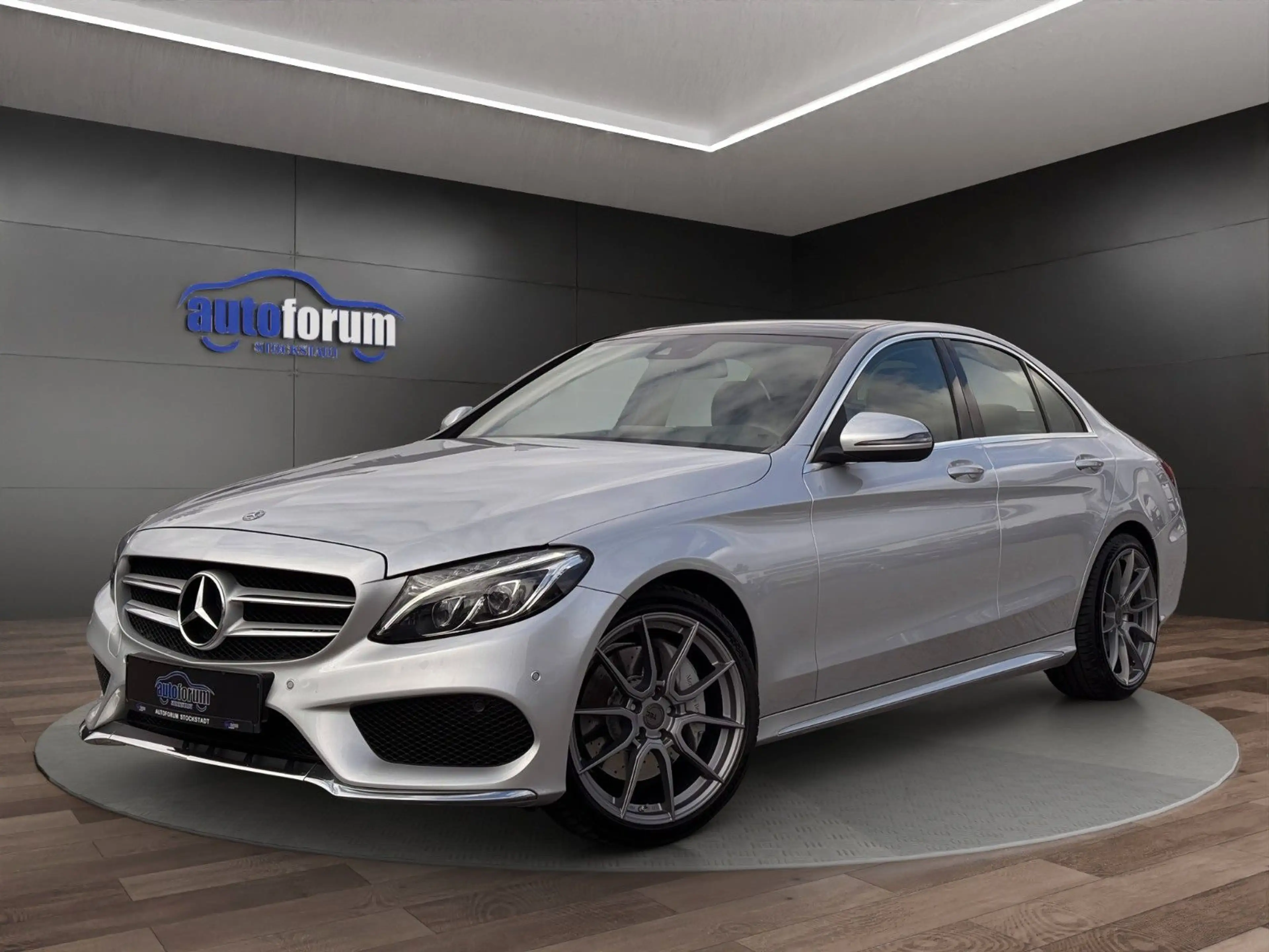 Mercedes-Benz C 400 4Matic AMG AHK°PANO°KAMERA°LED°AMBIENTE