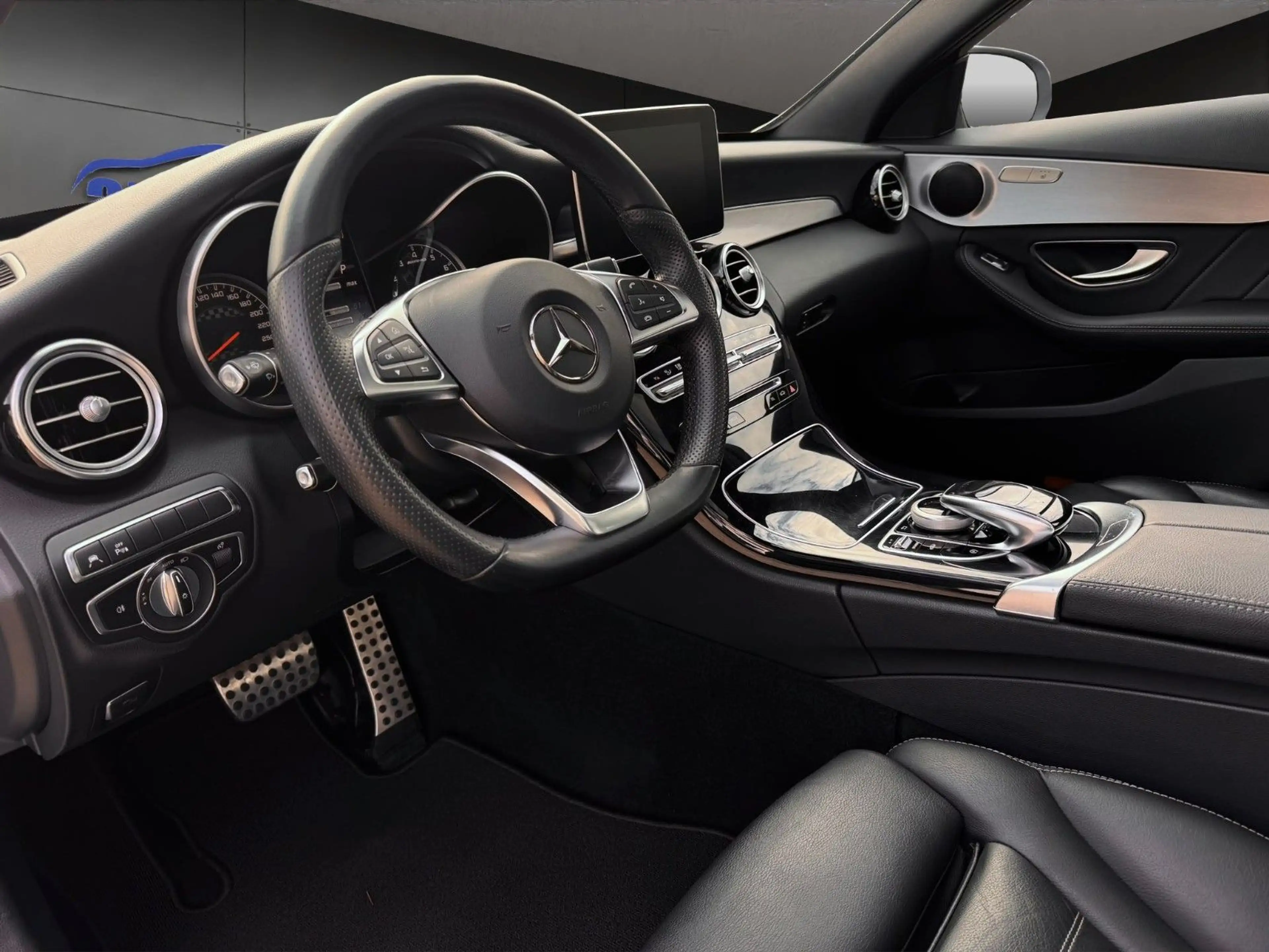 Mercedes-Benz C 400 4Matic AMG AHK°PANO°KAMERA°LED°AMBIENTE — photo 15