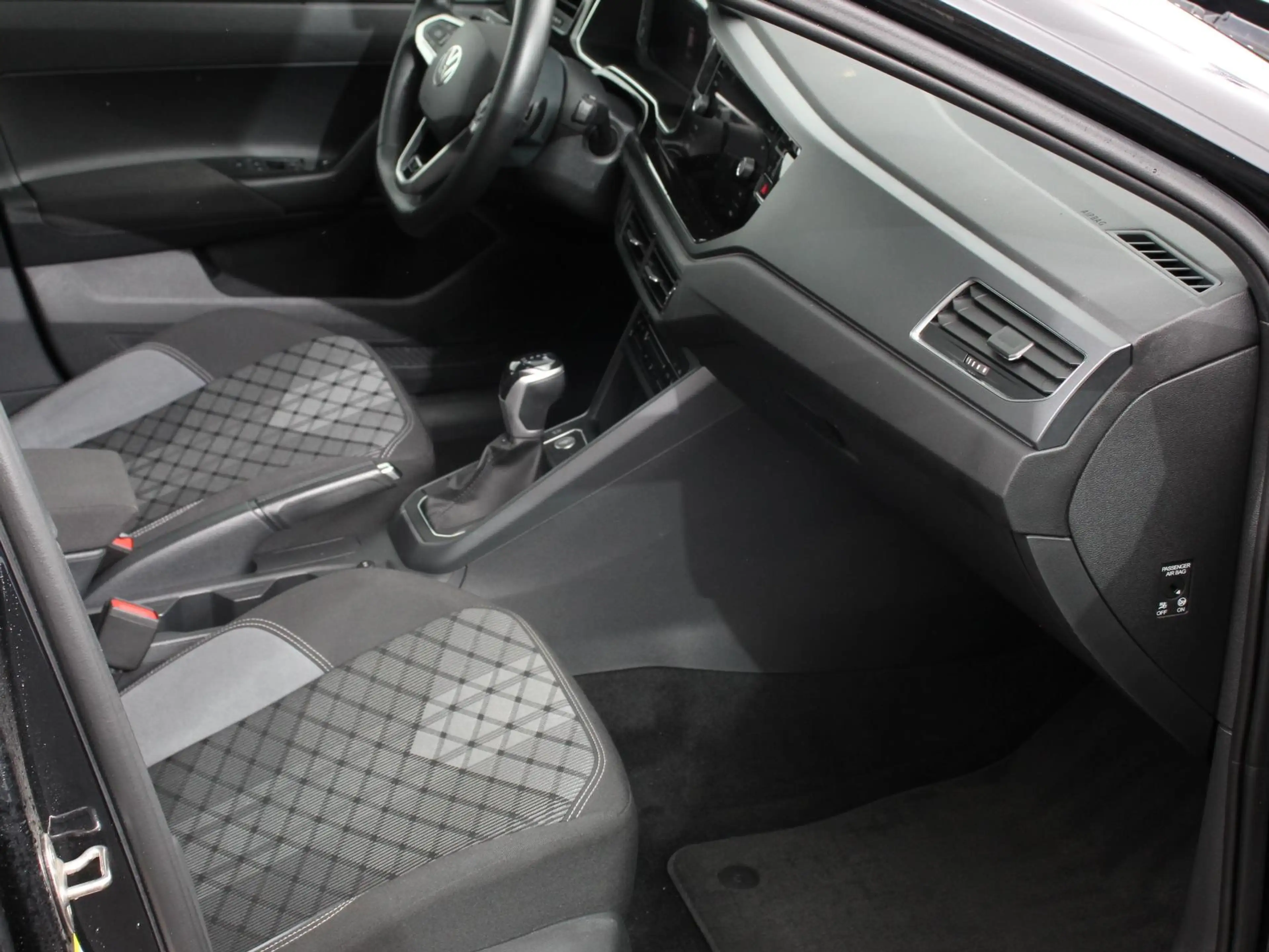 Volkswagen Taigo 1.5 TSI 150pk R-Line + Automaat Navigatie Apple Ca — photo 9