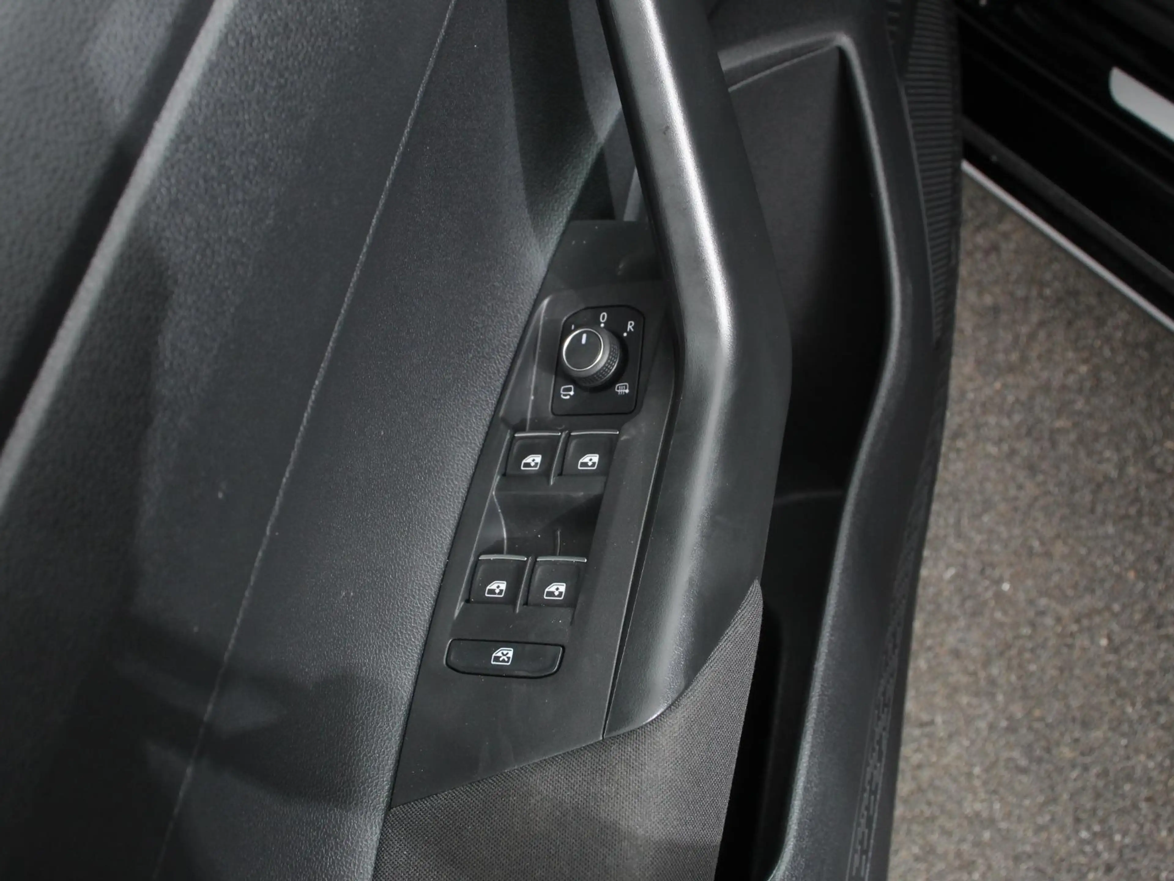 Volkswagen Taigo 1.5 TSI 150pk R-Line + Automaat Navigatie Apple Ca — photo 14