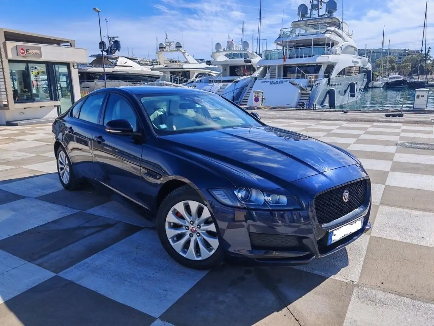 Jaguar XF XF+2.0+D+-+163+ch+E-Performance+Business+Prestige Blu/Azzurro - 1