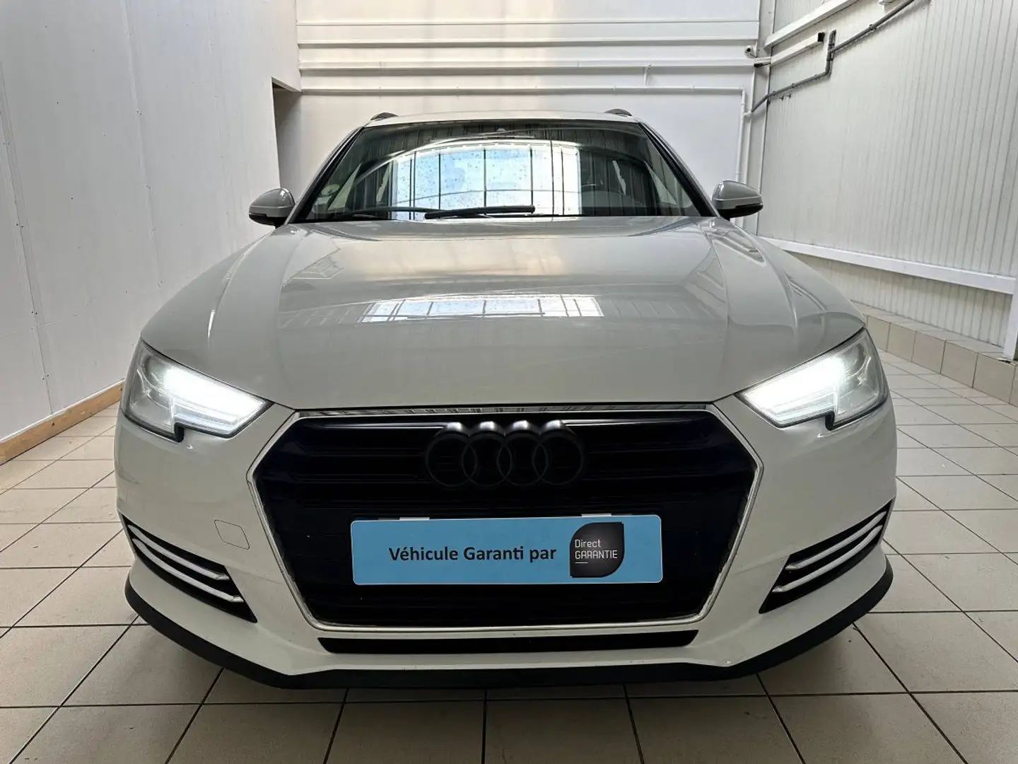 Audi A4 V (B9) 2.0 TDI 150 Business line Blanc - 2