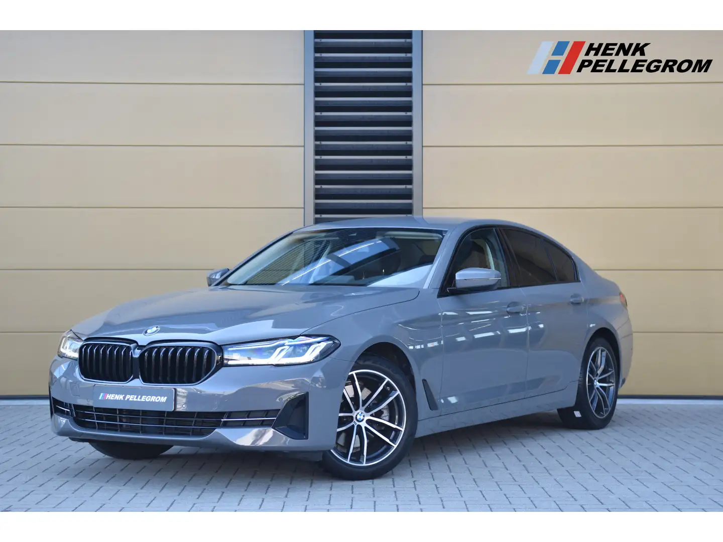 BMW 520 5-serie 520i * Comfort stoelen * Laser * Leder * L Grijs - 1