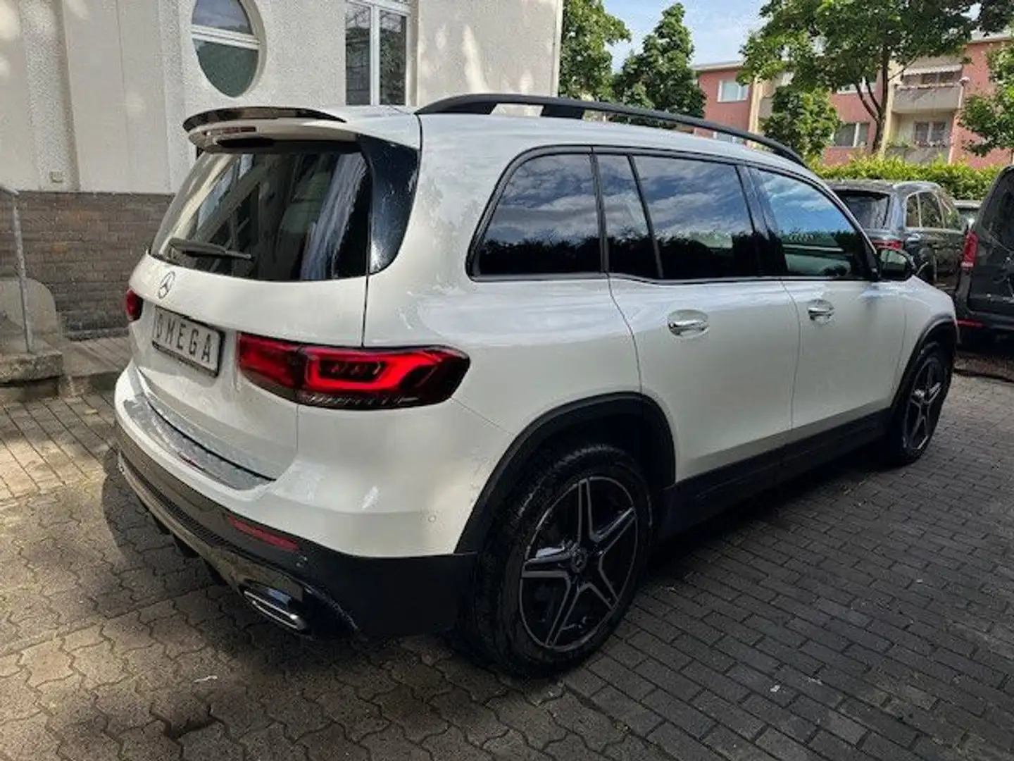 Mercedes-Benz GLB 200 AMG PANORAMA|MBUX|KAMERA|NIGHT|7-SITZER Wit - 2