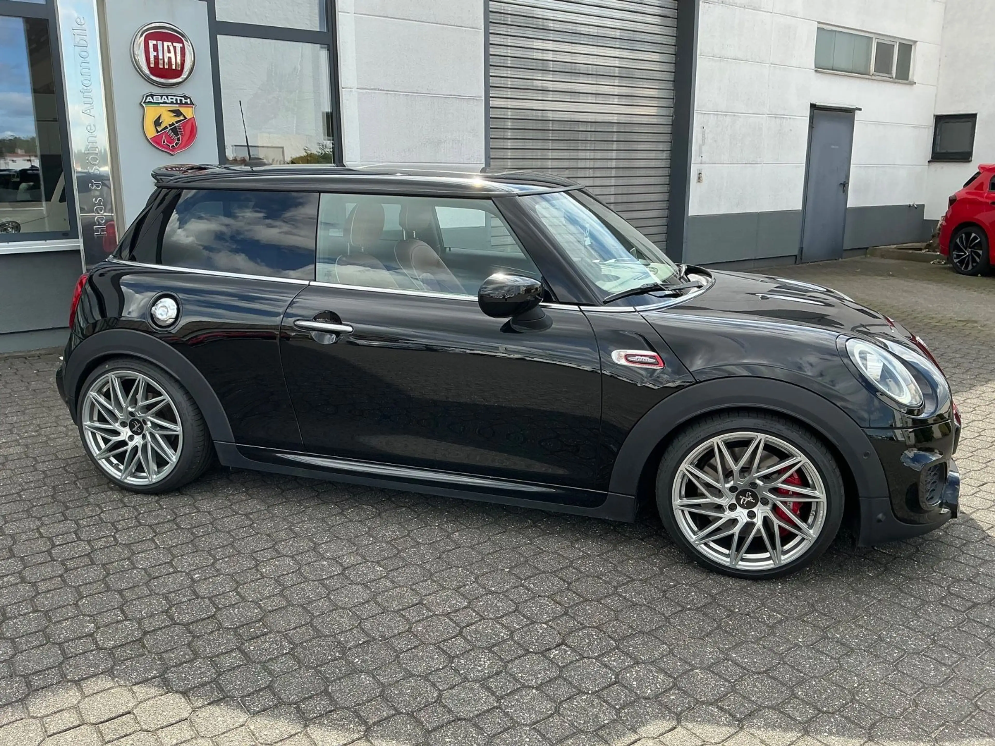 MINI John Cooper Works *Harman/CarPlay/Schiebedach* — photo 2