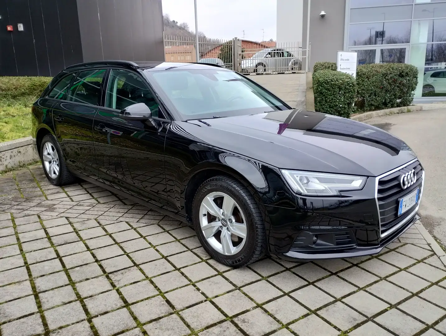Audi A4 A4 Avant 30 2.0 tdi Business 122cv s-tronic Nero - 2