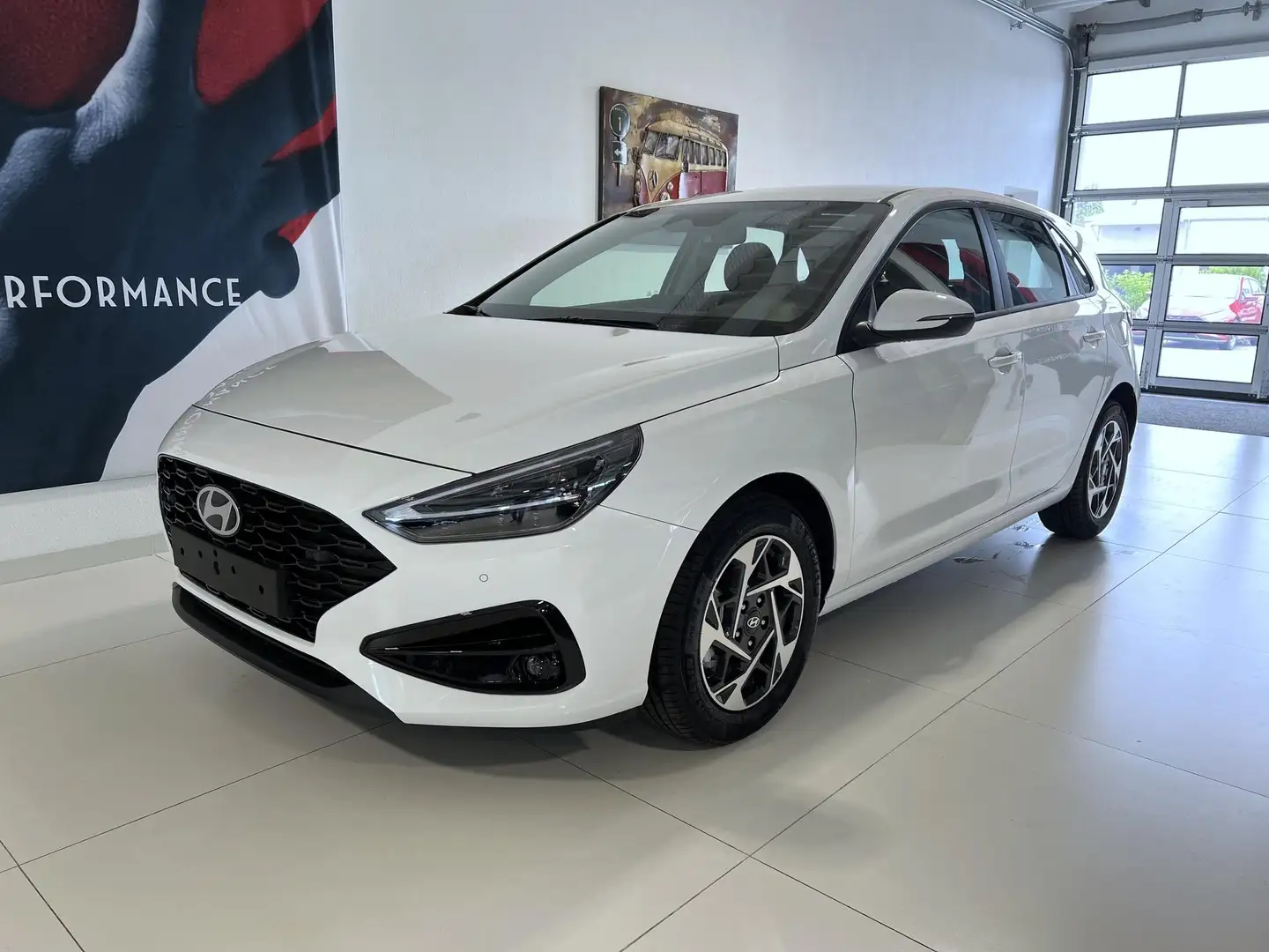 Hyundai i30 GO 1.0 T-GDI 73 kW (100 PS) 2-Zonen-Klimaautoma... Weiß - 1