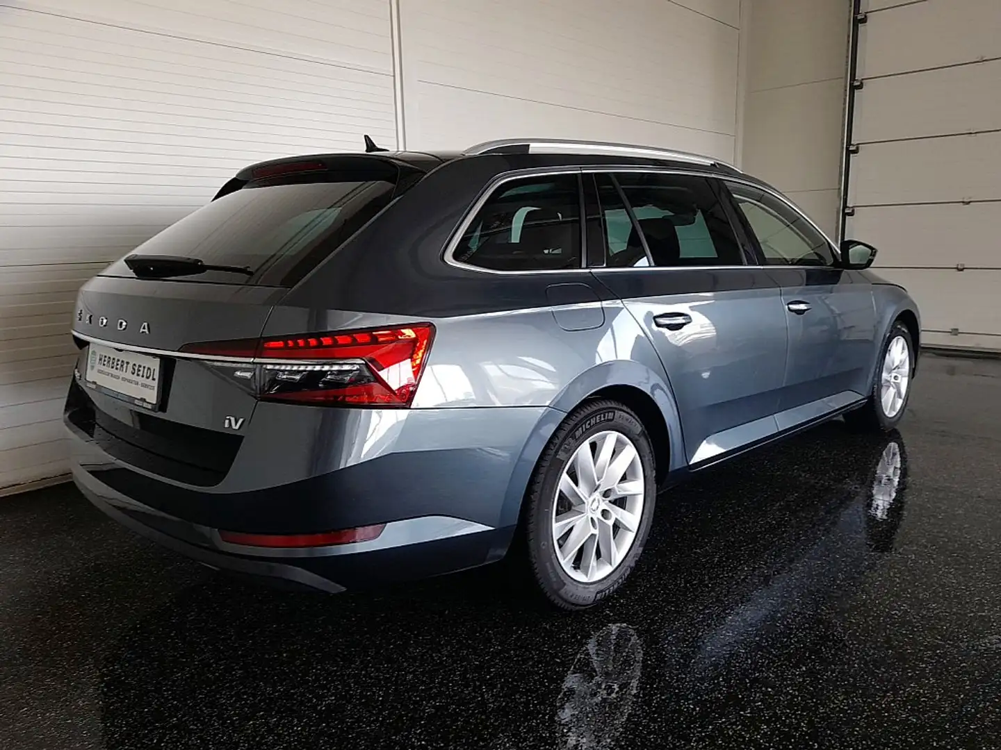 Skoda Superb Kombi STYLE IV 156/218 DSG *MATRIX-LED / DCC / ... Gris - 2