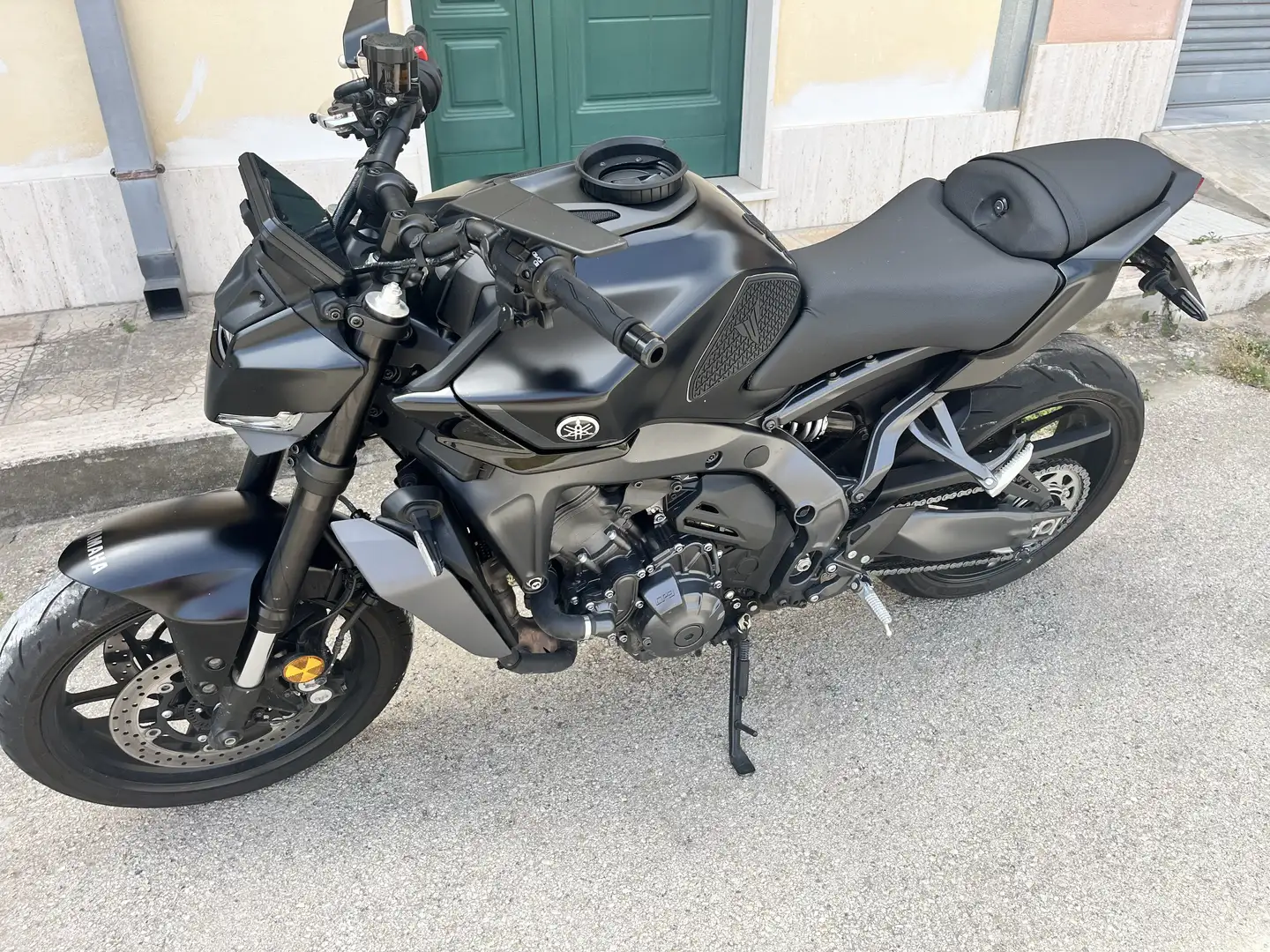 Yamaha MT-09 y-amt - 1