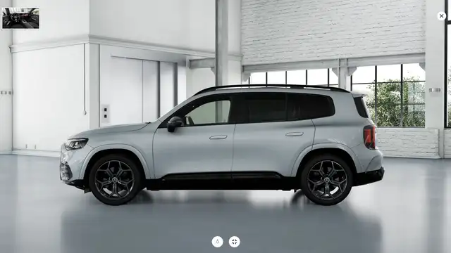 Mercedes-Benz GLB view 2