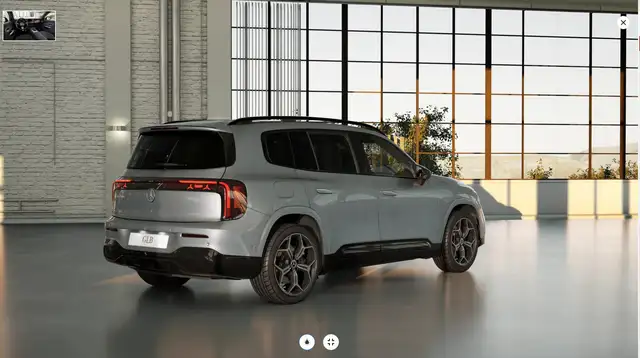 Mercedes-Benz GLB view 4