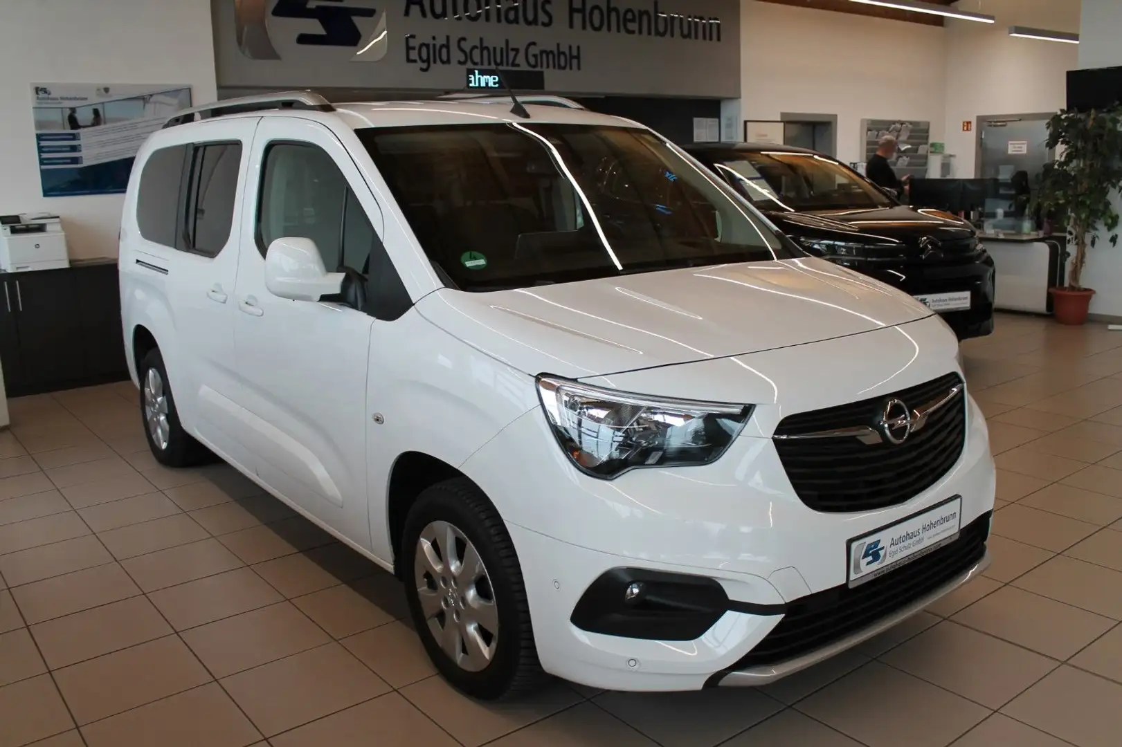 Opel Combo Life E Innovation Blanc - 1