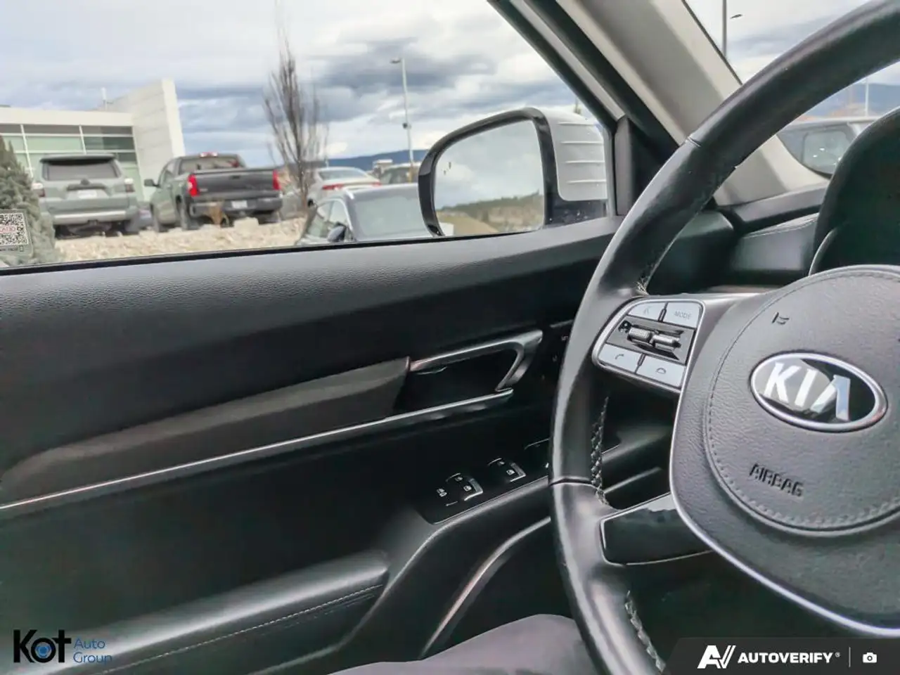 Kia Telluride снимка Kia Telluride