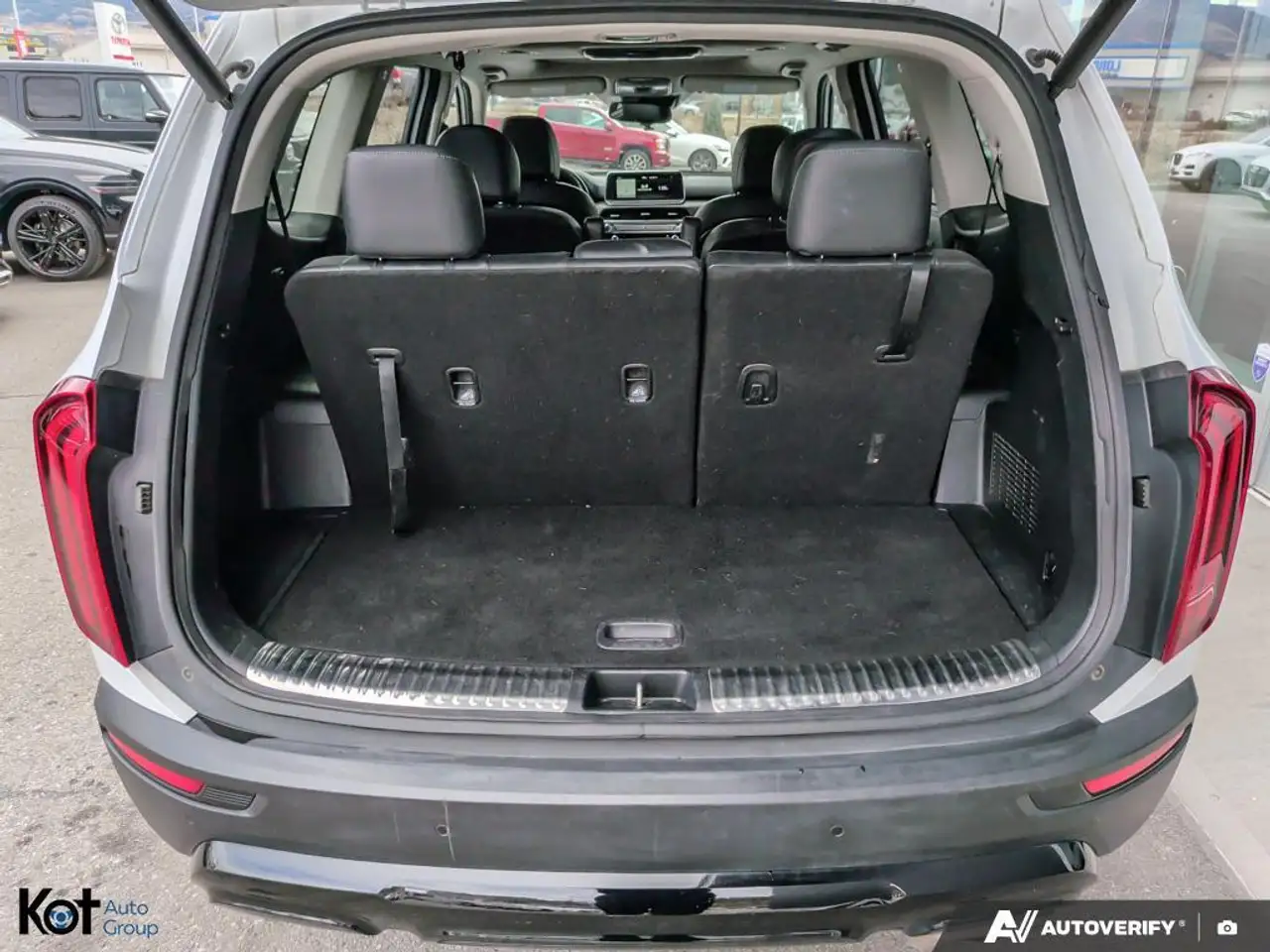 Kia Telluride снимка Kia Telluride