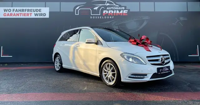 Mercedes-Benz B 180 Edition 1*LED*BI-XENON*NAVI*PANO*Kamera*