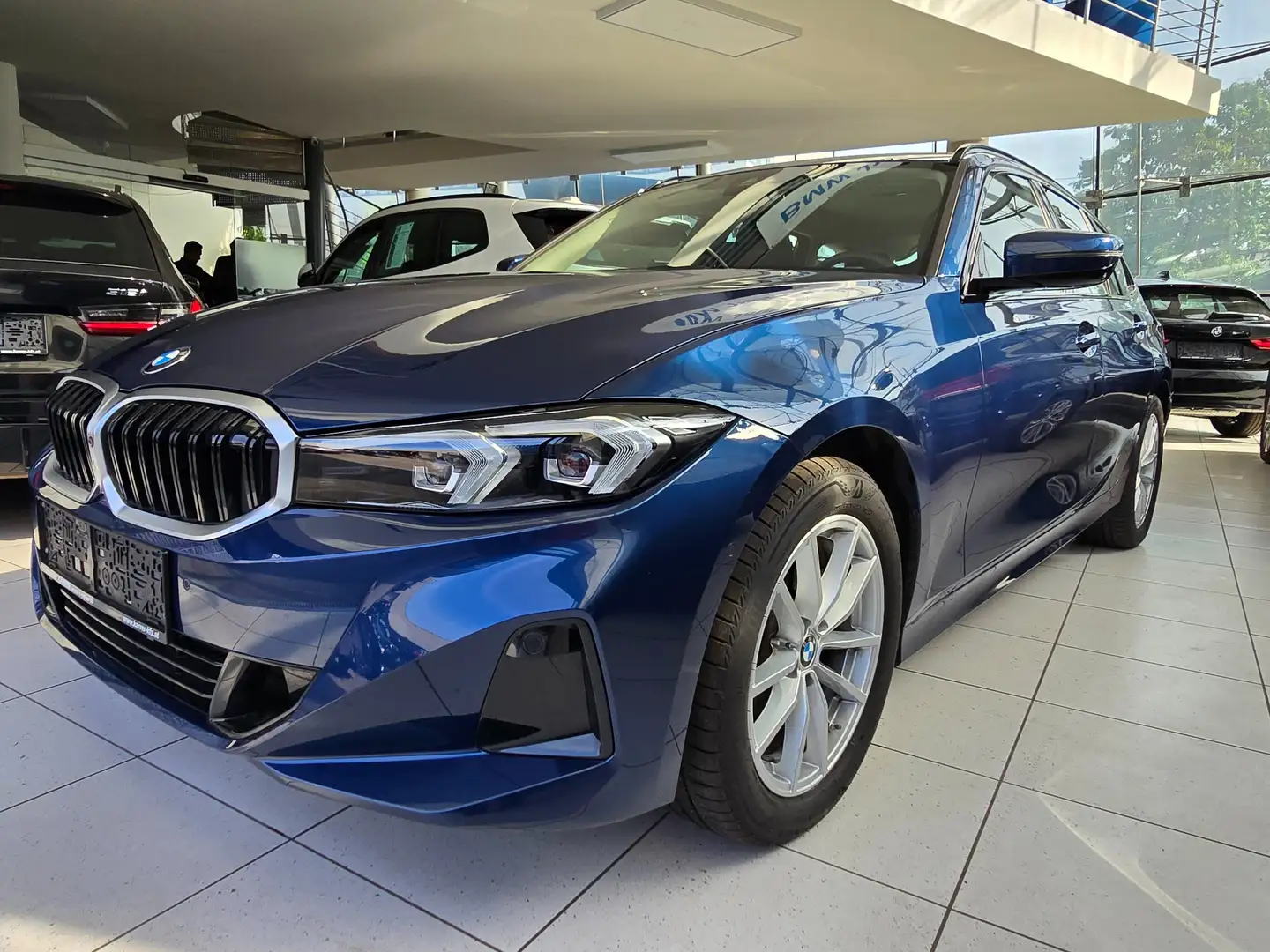 BMW 318 i Touring Aut. AHK elektrisch/Rückfahrkamera Bleu - 1