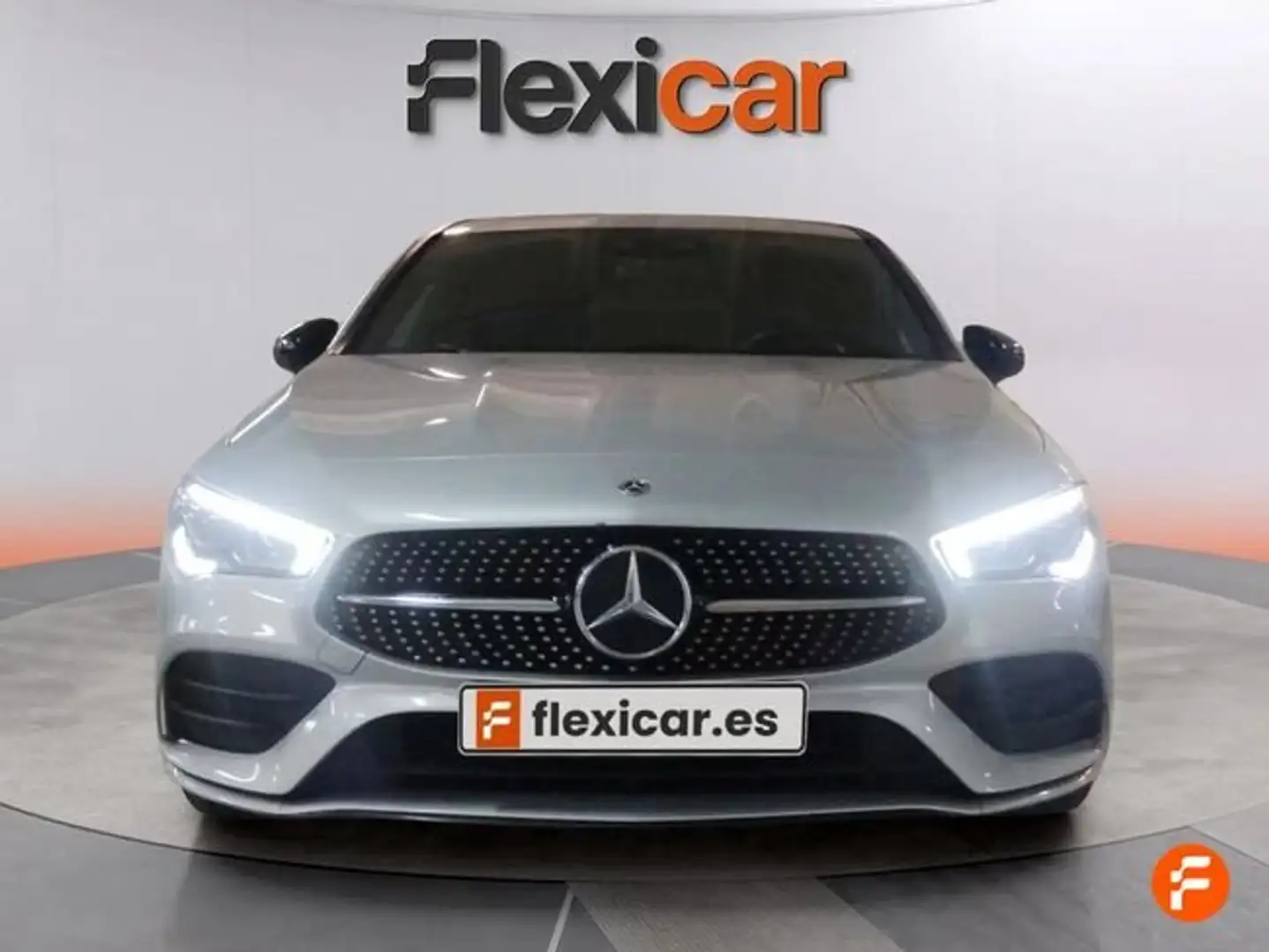 Mercedes-Benz CLA 180 D DCT Shooting Brake - 5P (2019) Gris - 2