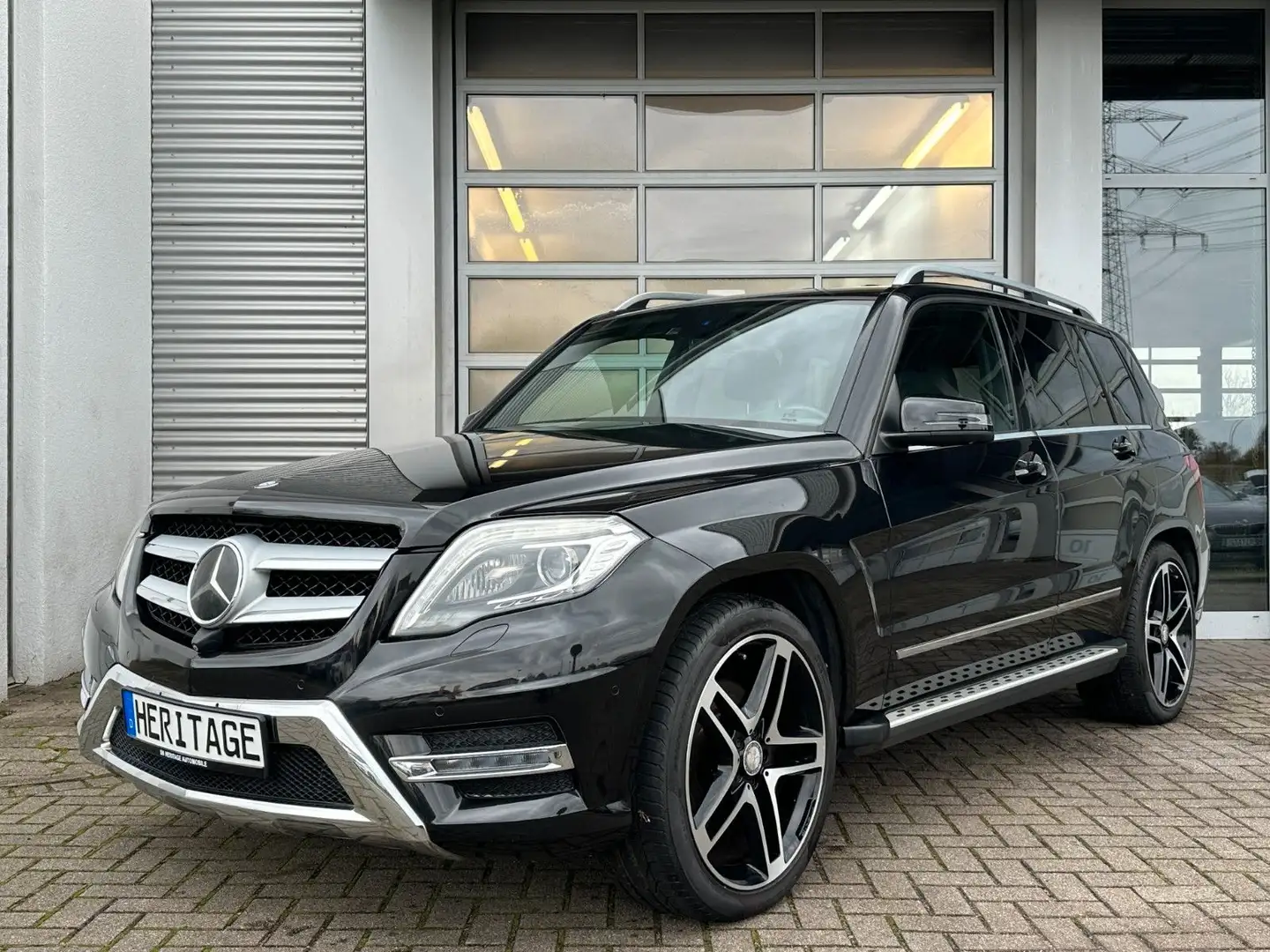 Mercedes-Benz GLK 350 4Matic AMG-LINE/ACC/SHZ/360°Kamera Schwarz - 1