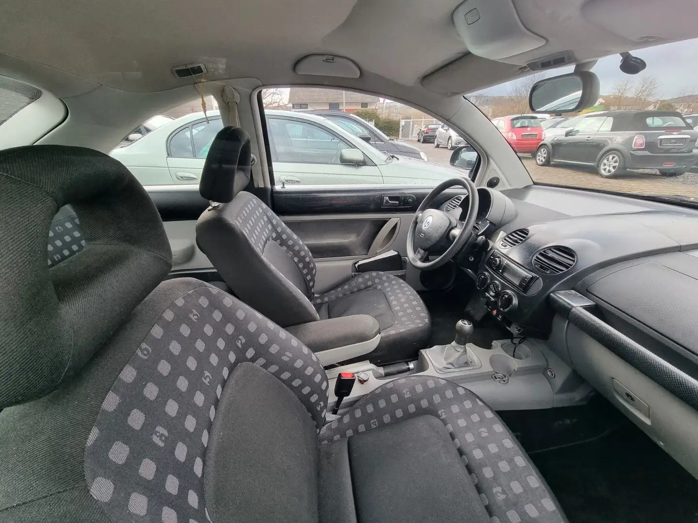 Volkswagen Beetle 2.0 Tüv Klima FuZv Alu Top Gepflegt Schwarz - 2