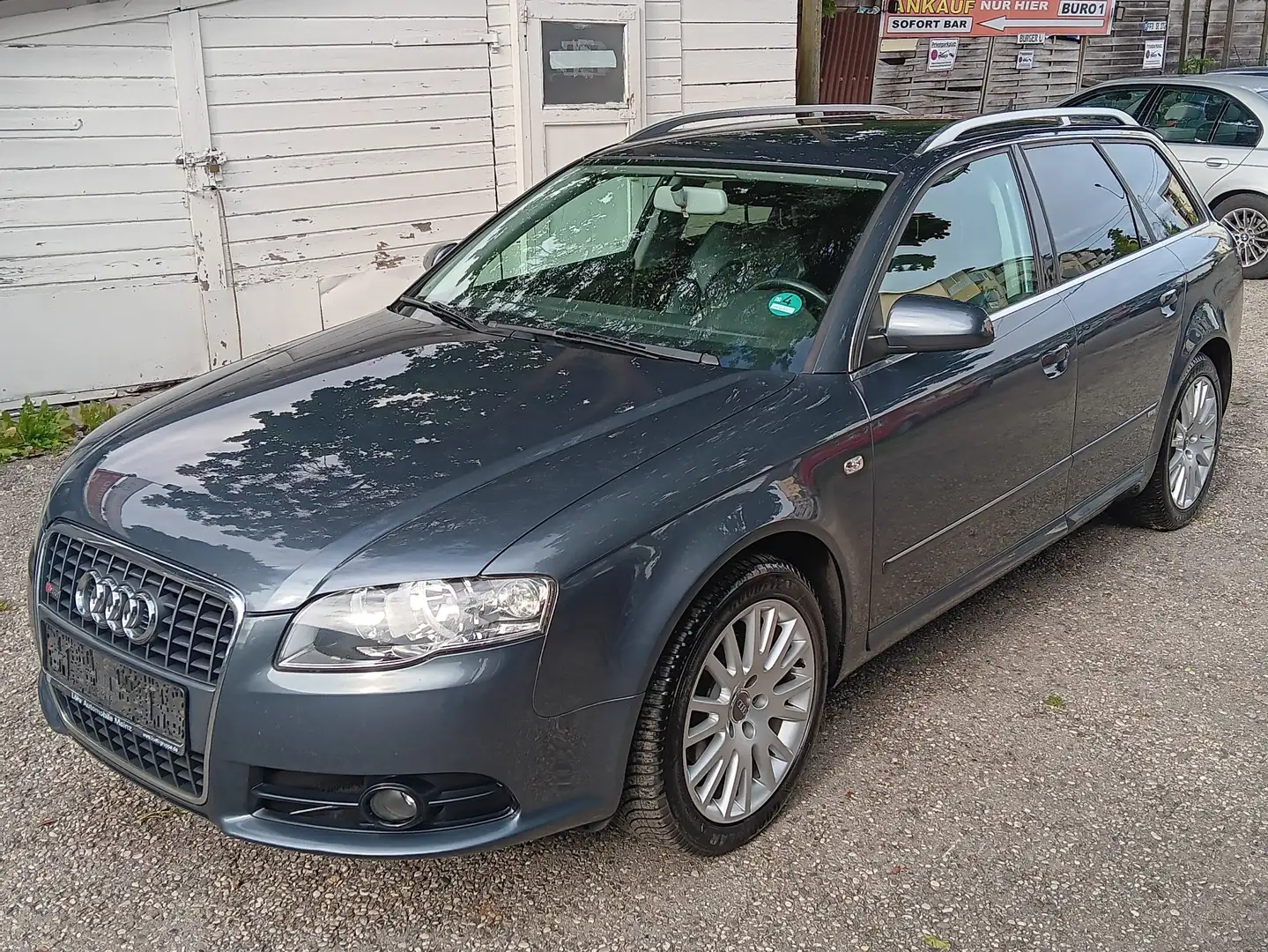 Audi A4 2.0 TDI (103kW) Grau - 1